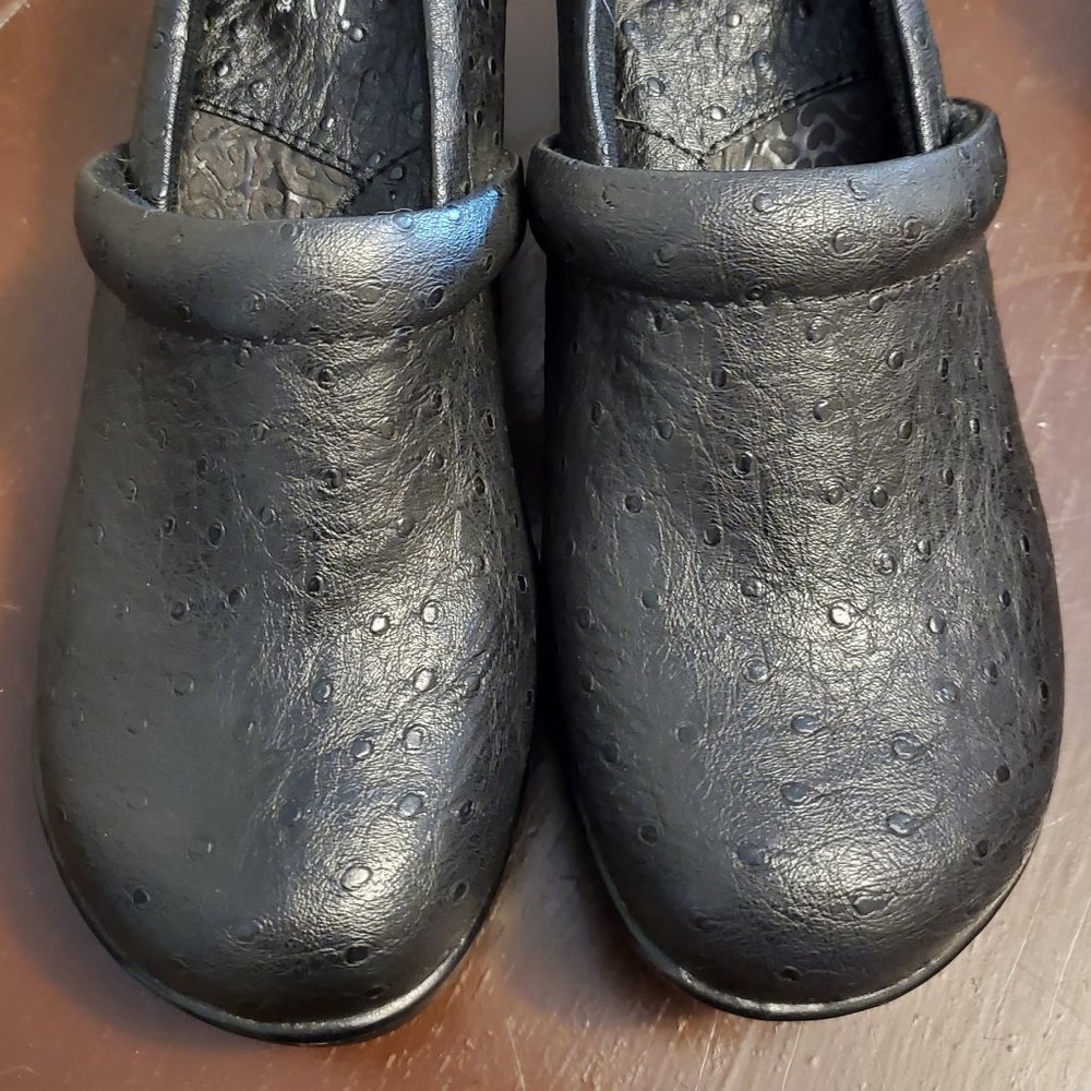 BOC Born Concept Black Clogs sz 8 Like New